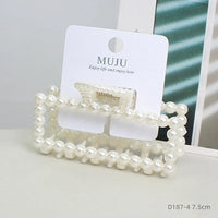 Korean Pearl Hair Claw Clip for Women – Mermaid Retro Temperament Shark Clip (7.5cm)