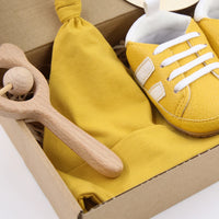 4 Pcs/Set Newborn Boys Shoes Beanie Gifts Sets  Beech Wood Rattles Toys Combination Factory Direct Customized